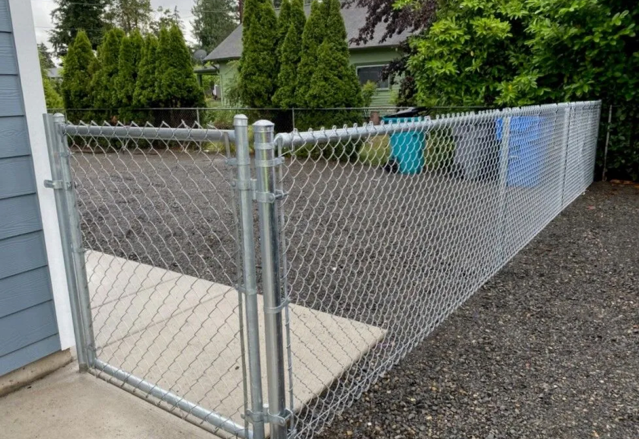 Chain Link vs. Metal Fences: Choosing the Right Option for You